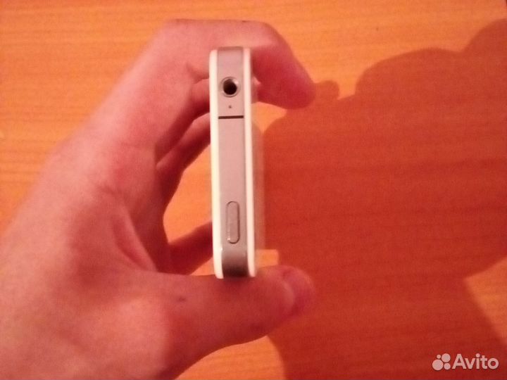 iPhone 4, 8 ГБ
