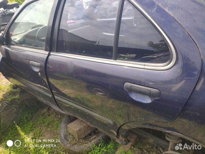 Двери на Ниссан Санни B14