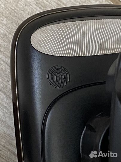 Беспроводная зарядка для телефона в автомобиль