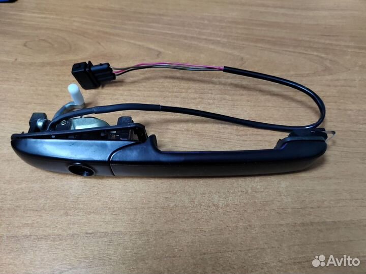 Ручка двери передняя левая VW Passat B4 (без личин