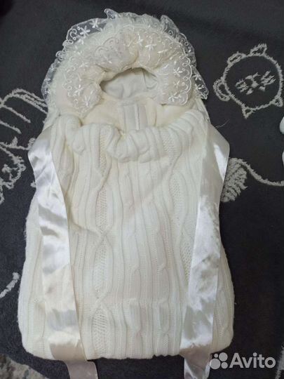 Конверт на выписку, шапочка в подарок