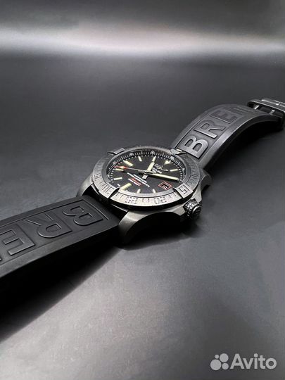 Часы мужские Breitling Avenger Blackbird 44 мм