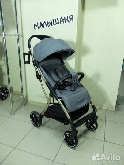 Прогулочная коляска легкая