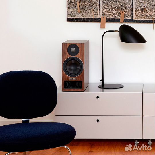 Полочная акустика PMC Twenty 5.22i Walnut