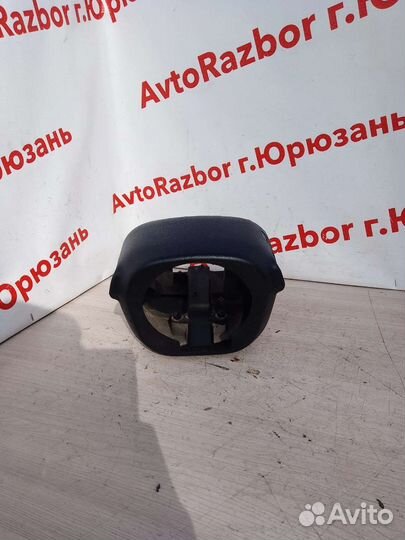 Кожух рулевой колонки Mitsubishi Lancer Cedia