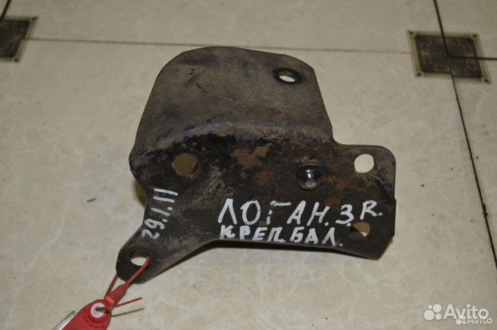 Кронштейн балки задний правый Renault Logan