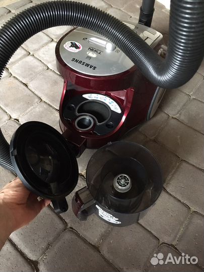 Пылесос Samsung с контейнером