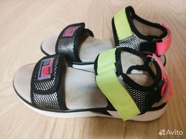 Сандалии для девочки