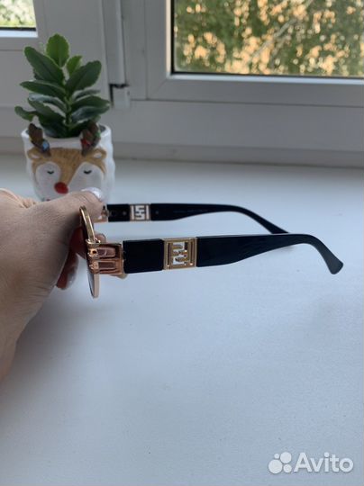 Солнцезащитные очки salvatore ferragamo