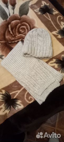 Вязаная шапка и шарф