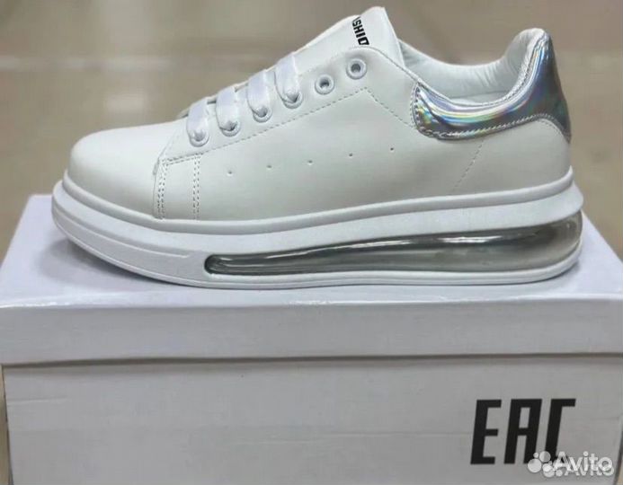 Кросовки новые в коробке р.43 стелька 27см