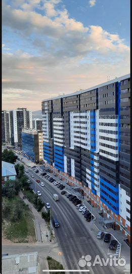 Продавец магазина Красное&Белое