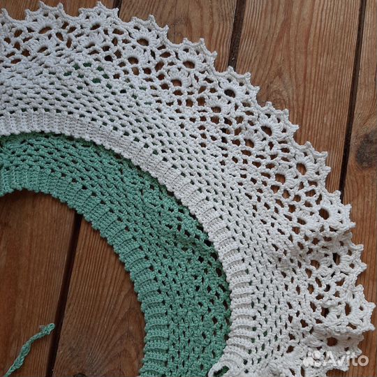 Цветочный воротник вязаный