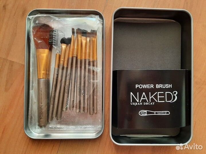 Набор кистей Naked 3 в контейнере 11шт