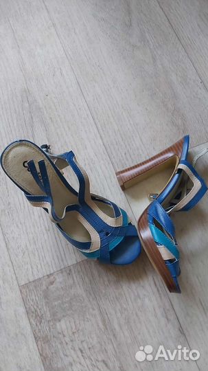 Босоножки 38