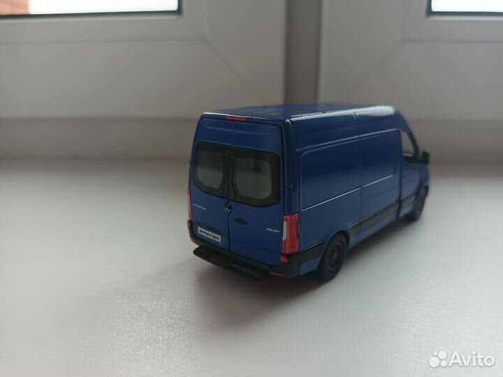 Mercedes 1:48 Kinsmart