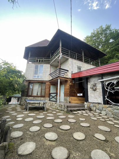 Дом 200 м² на участке 50 сот.