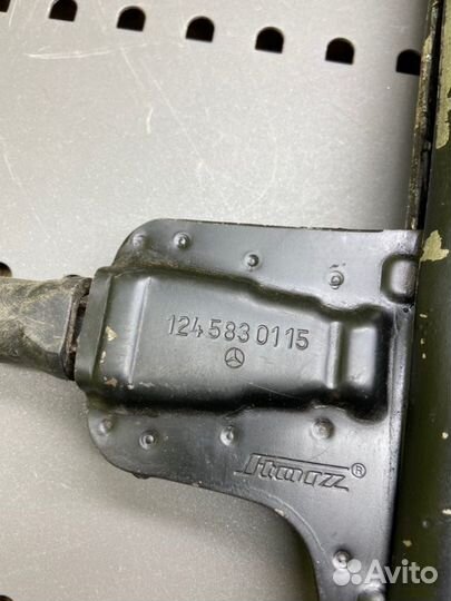 Домкрат Mercedes-Benz W124 M111 2.2 1992