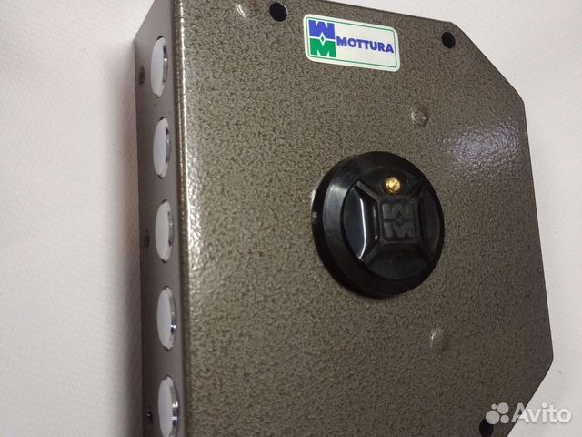 Замок дверной