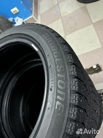 Bridgestone Blizzak VRX 215/50 R17 91S