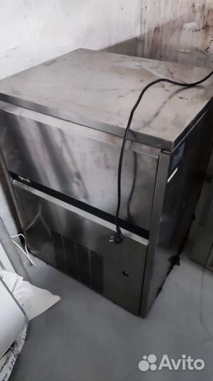 Льдогенератор Apach ACB8040 W