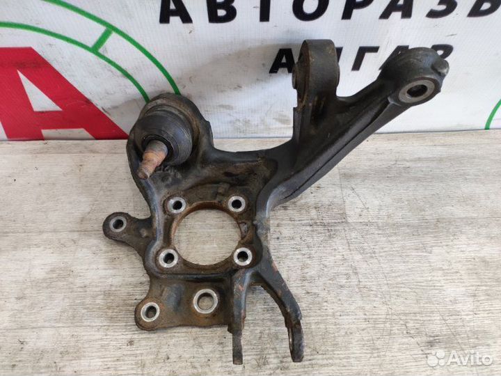 Цапфа задняя левая Toyota Avensis T25 2AZ-FSE