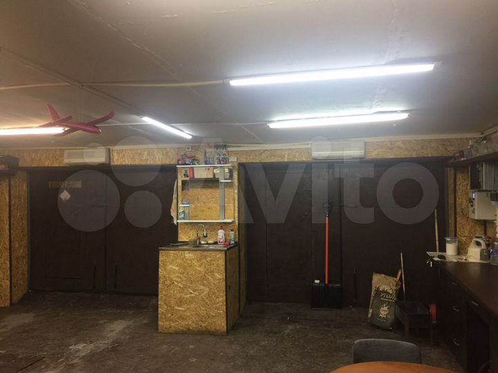 Гараж, > 30 м²