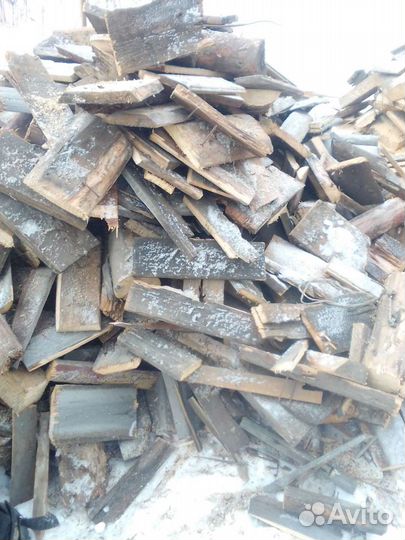 Продам сухие дрова на смс отвечаю течение дня. Луч