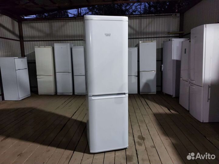 Холодильник бу Hotpoint-Ariston rmba1200.09
