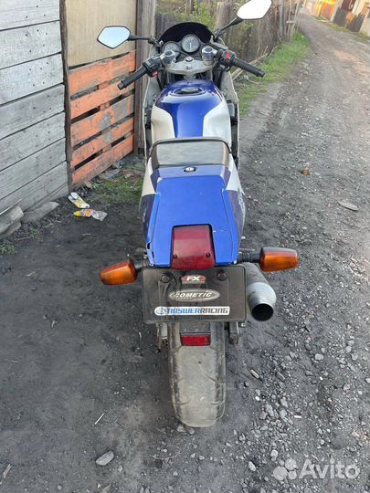 Yamaha fzr250