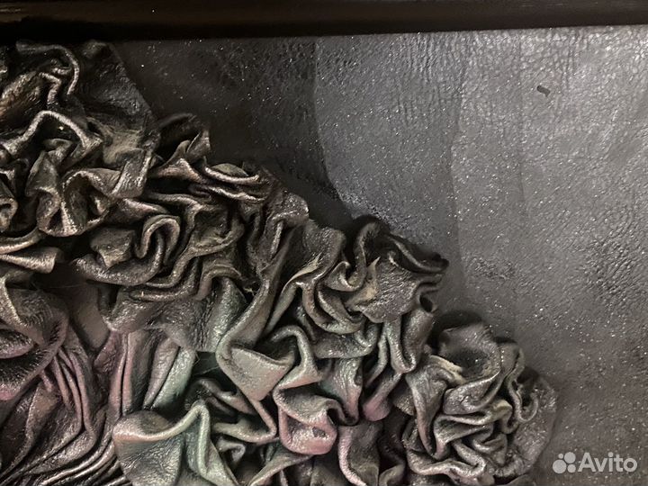 Картина кожаная