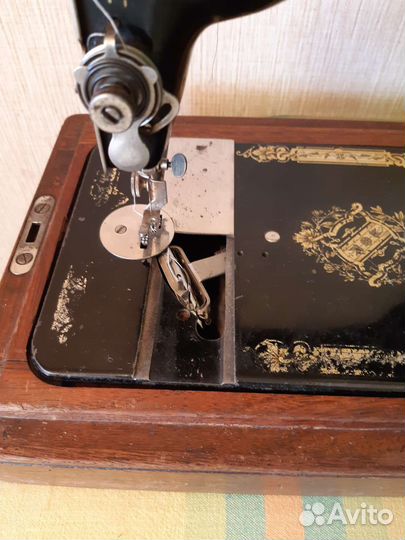 Швейная машинка зингер
