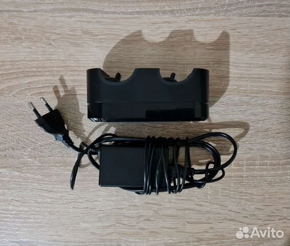 Зарядная станция для 2 геймпадов PS4