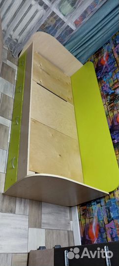 Детская кровать с бортиком и ящиками