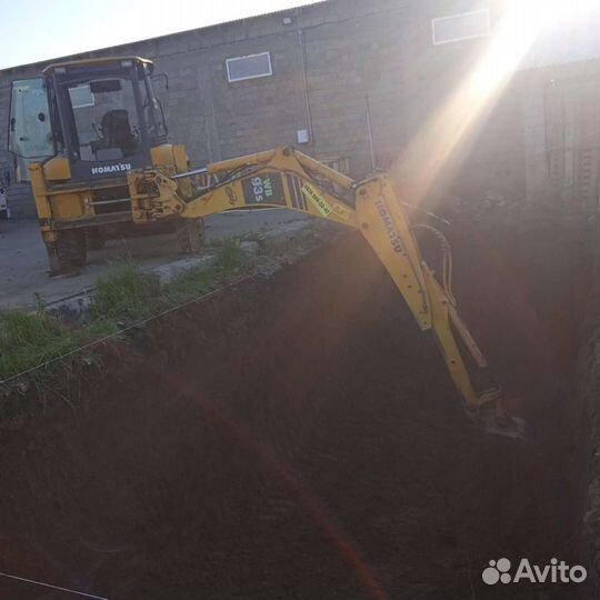 Экскаватор погрузчик каматсу