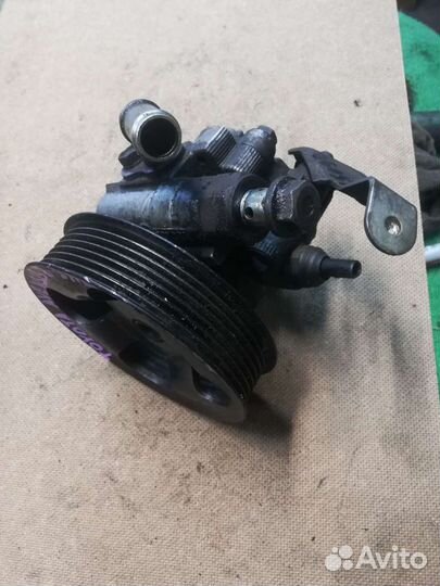 Насос Гур Toyota Avensis 2