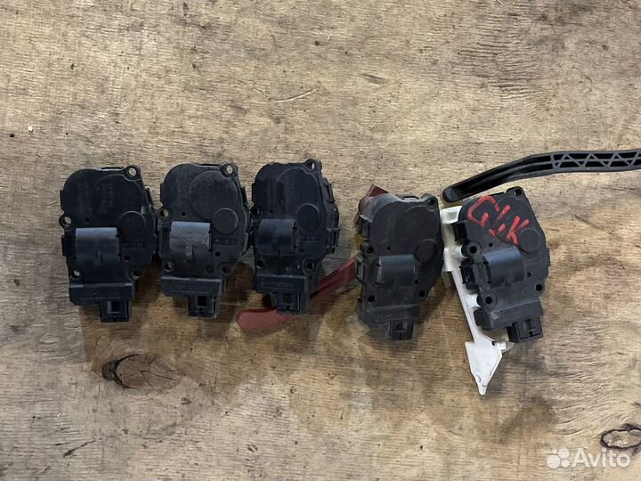 Электропривод заслонки отопителя Mercedes GLK