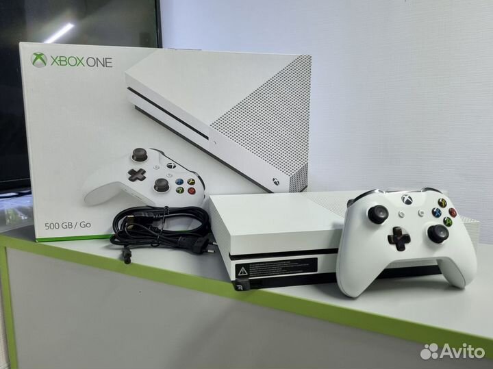 Игровые приставки Xbox One / One S / One X