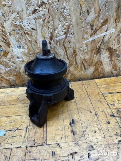 Опора двигателя Kia Sorento XM 2 2009-2020