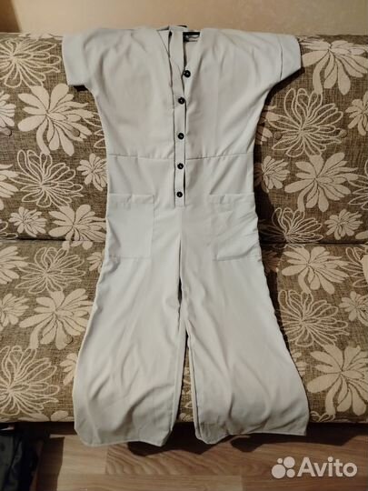 Продам костюмы и комбинезон на лето