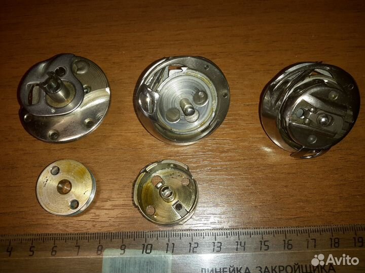 Запчасти к шв. машинам челноки, шпульки, колпачки