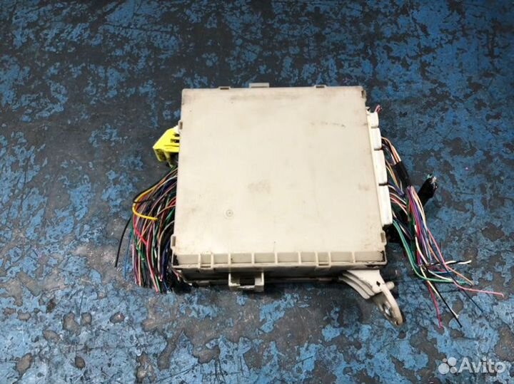 Блок предохранителей Lexus Ls460 USF40