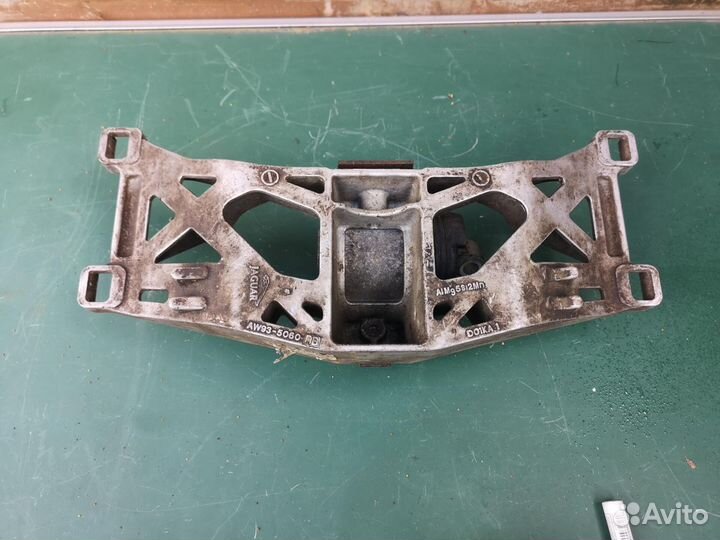 Кронштейн АКПП Jaguar XJ X351