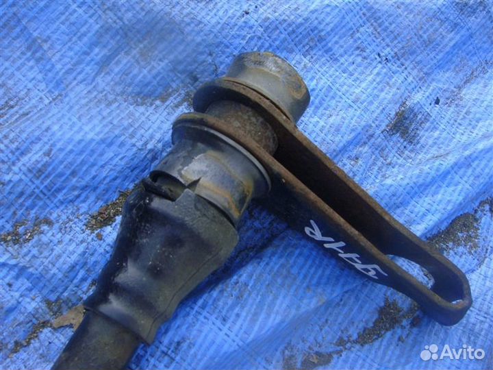 Торсион правый Mitsubishi Pajero V11V 1996