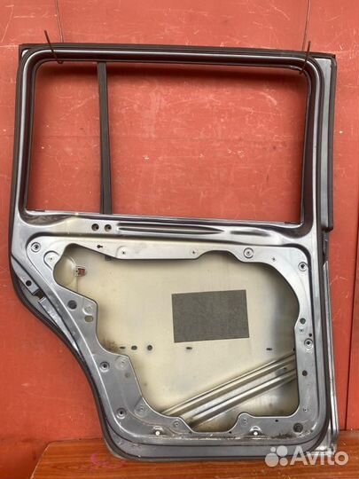 Дверь задняя левая Vw Touran BAG 2004