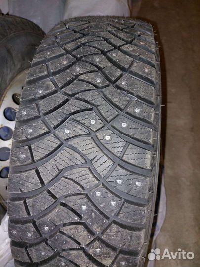 Dunlop GrandTrek Ice 03 215/65 R16