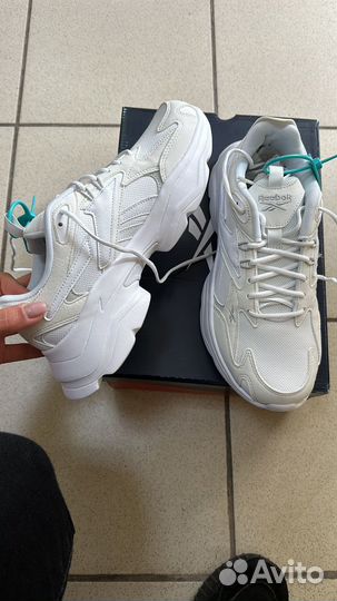 Кроссовки reebok женские новые 39 размер