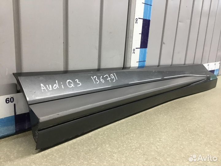 Накладка двери передней правой Audi Q3 (F3) 2018