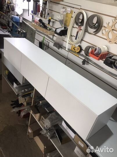 Тумба новая под тв, подвесная белая