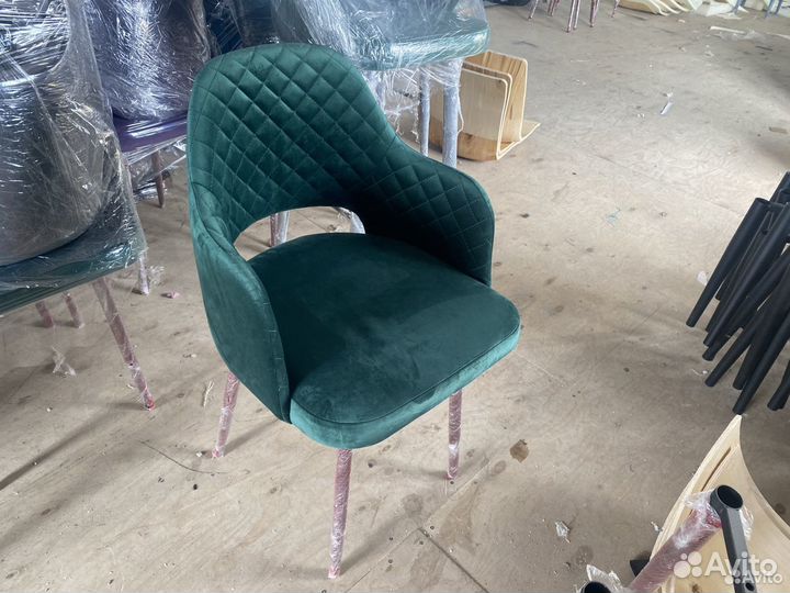 Стулья для кафе и баров